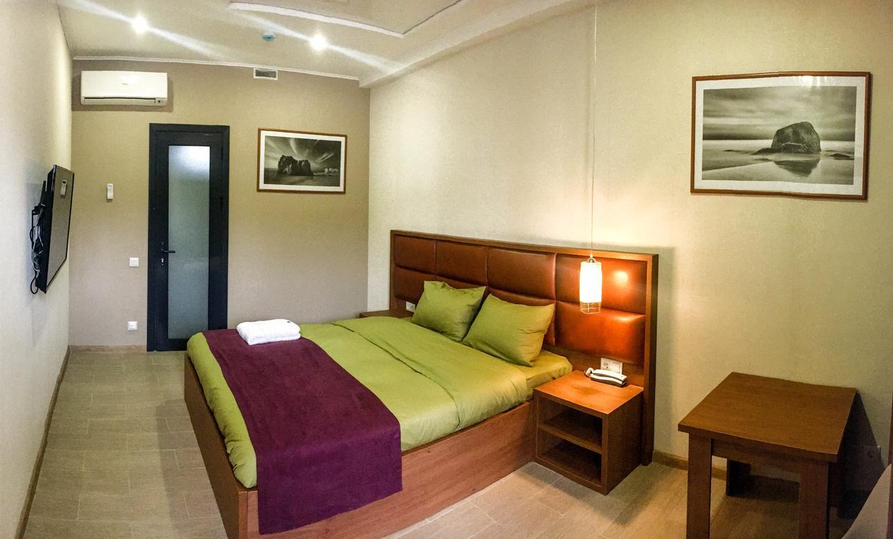 Concord Hotel Bichkek Extérieur photo