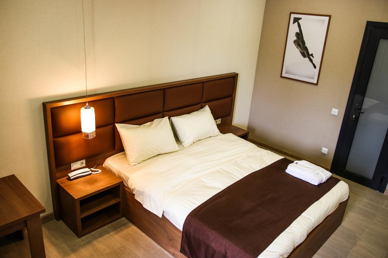Concord Hotel Bichkek Extérieur photo