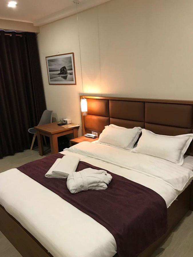 Concord Hotel Bichkek Extérieur photo